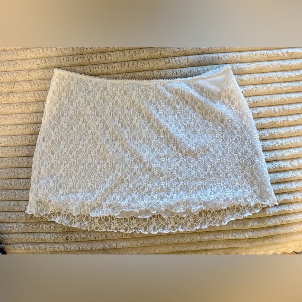 Garage | White Lace Mini Skirt Large